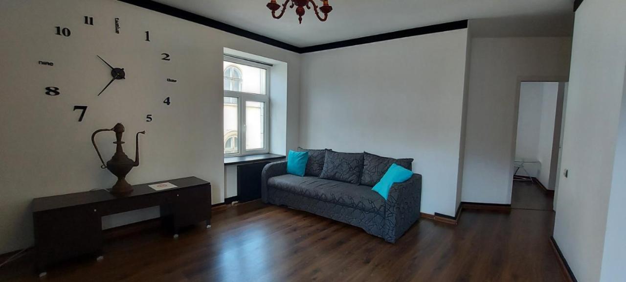 Stylish Deluxe Apartments!!!